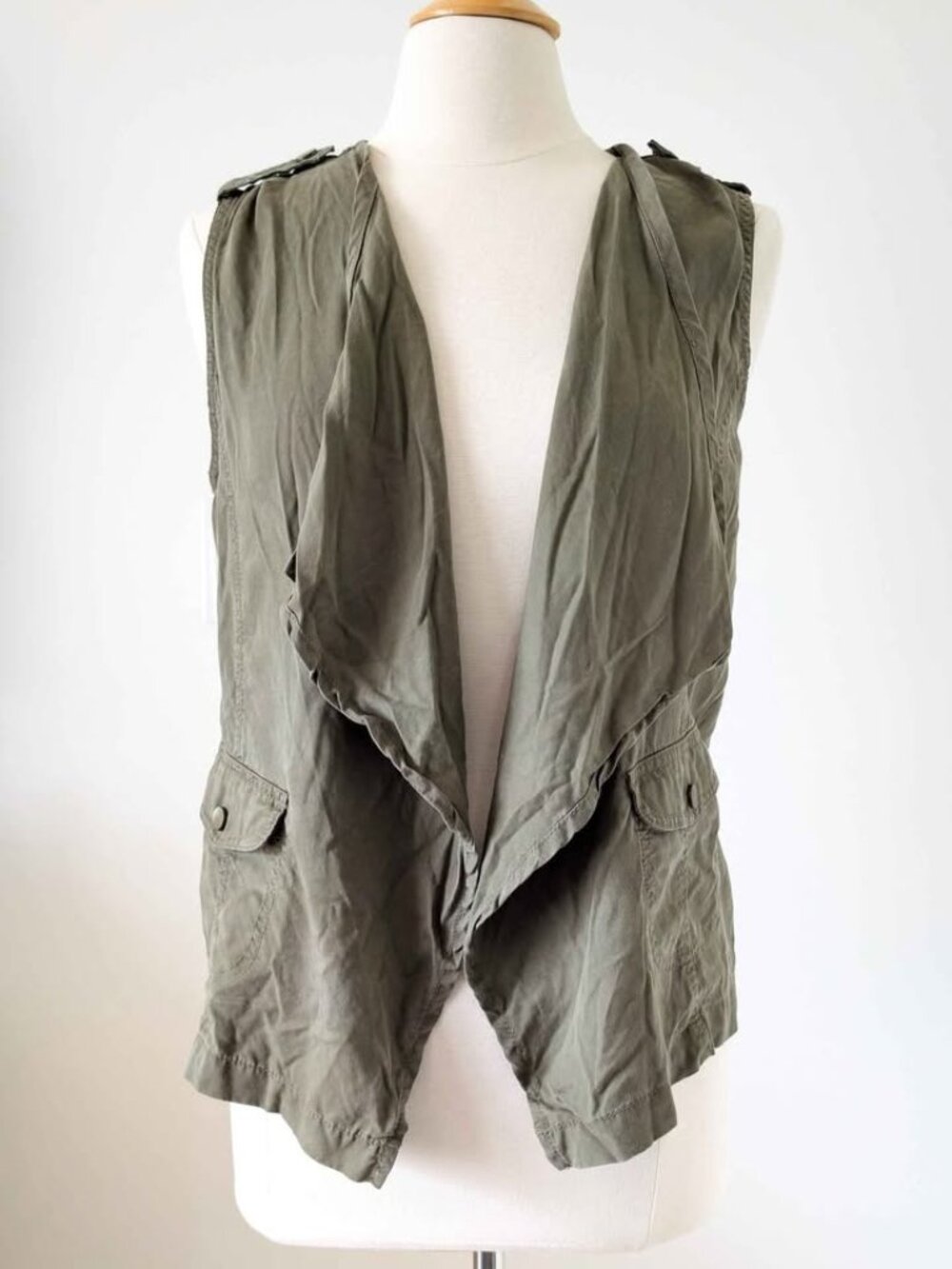 Reitmans khaki draped sleeveless utility vest MEDIUM flowy open front military